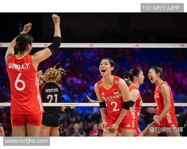 巅峰对决美国女排与中国女排激战正酣展现女排精神与团结力量